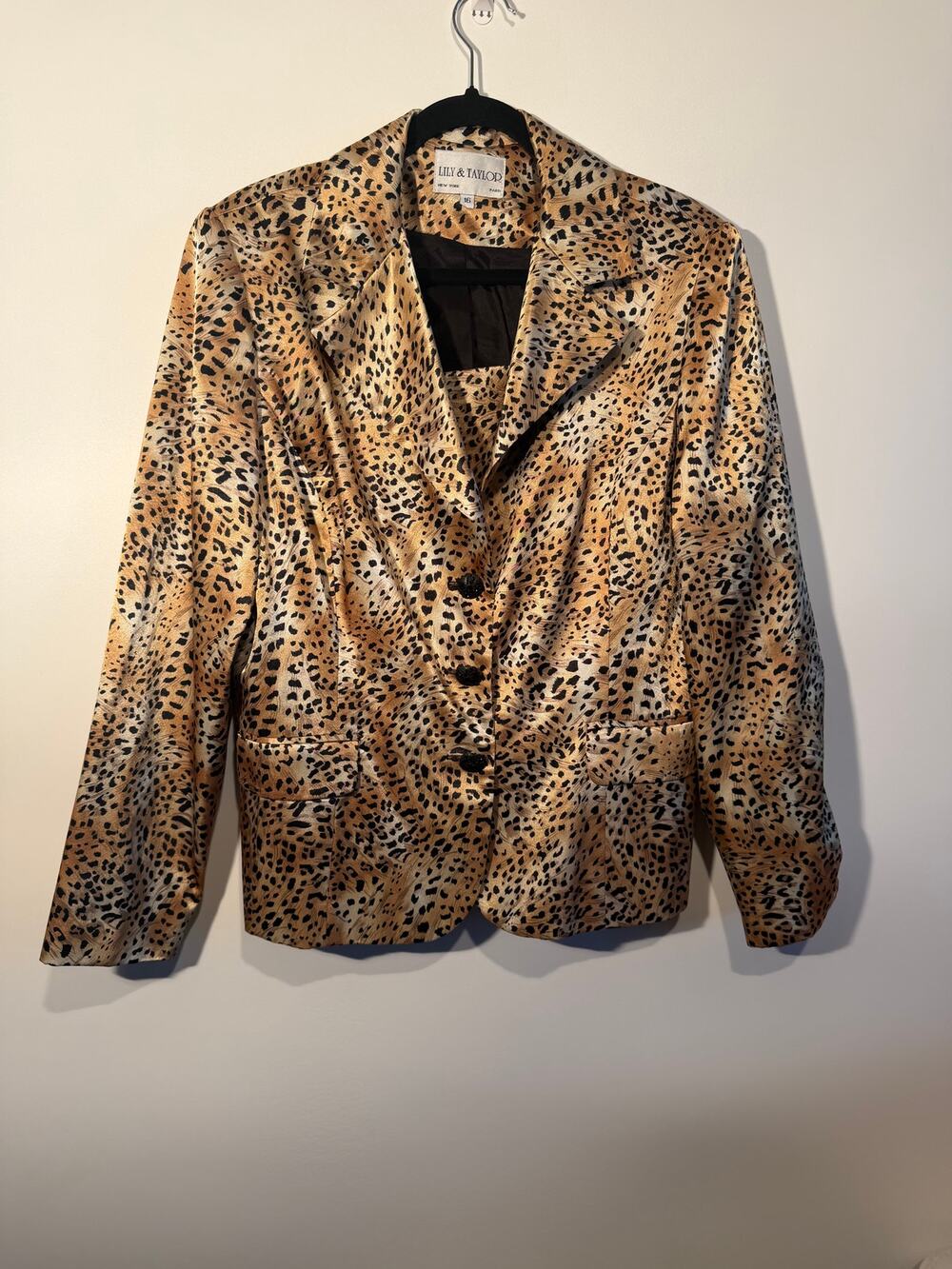 Lily & Taylor Leopard Print Blazer in Women's Size 16